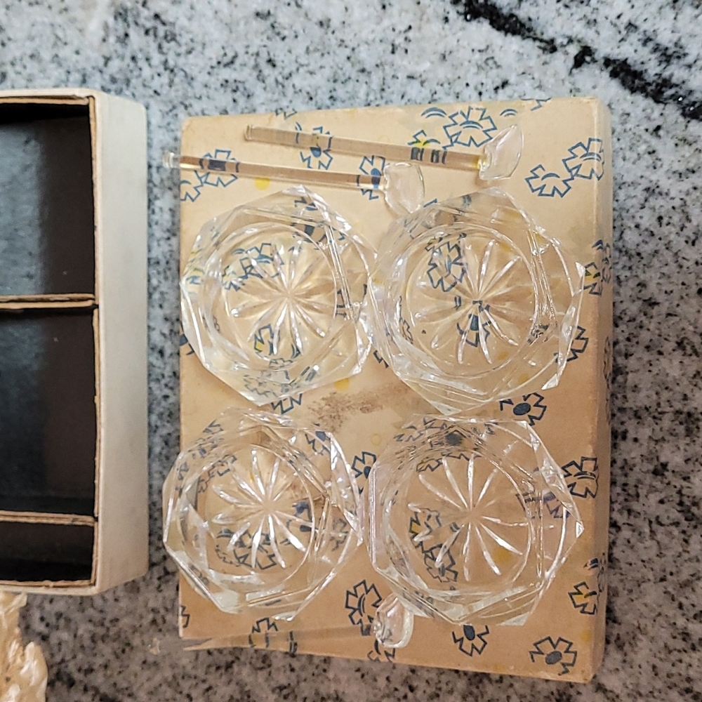 Set of 4 vintage salt cellars ,3 spoons - Picture 2 of 7